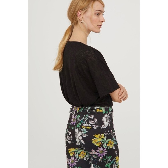 [H&M] Black Floral Trousers Pants - Picture 4 of 8